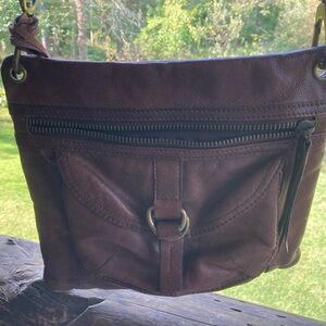 Fossil soft brown leather adjustable crossbody shoulder purse zip/snap closure